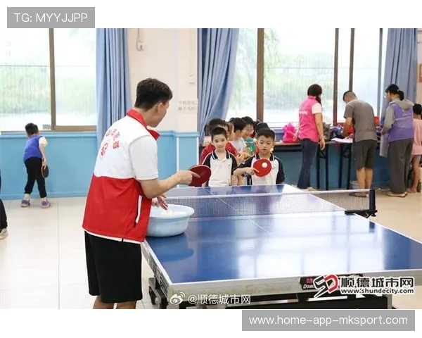 乒乓球俱乐部推动青少年训练营的国际交流项目，乒乓球青少年训练基地