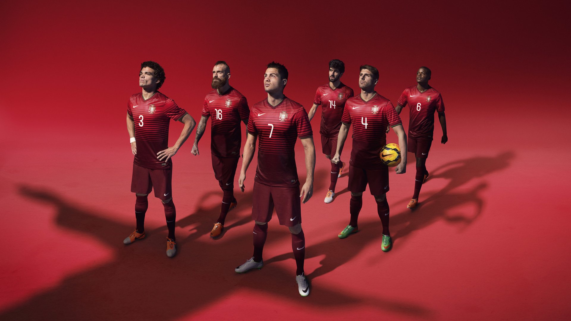 中国足球队员出场密度与伤病概率关系,足球比赛出场人数有多少